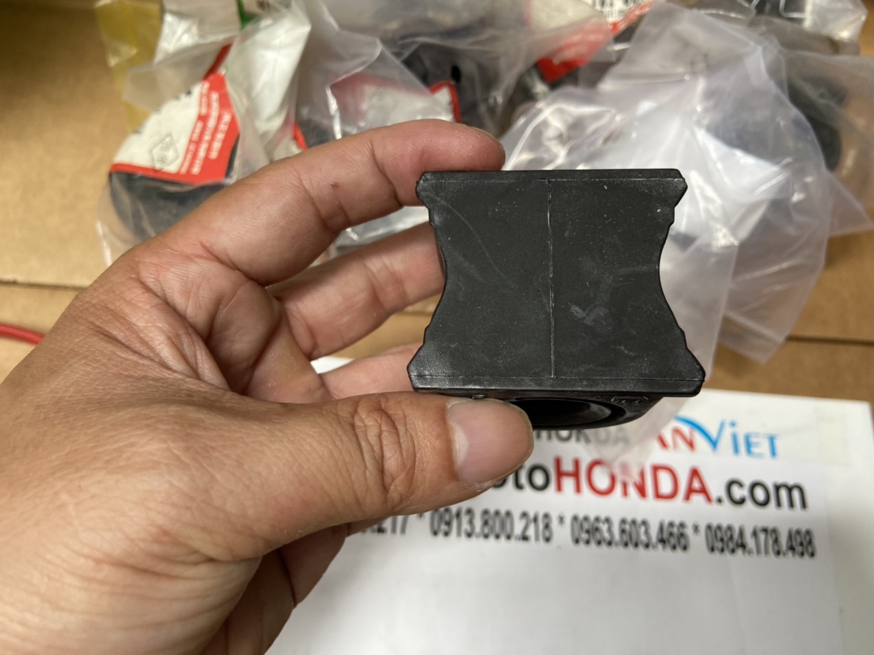 Cao su ốp cân bằng trước xe Honda CITY 2021-2023